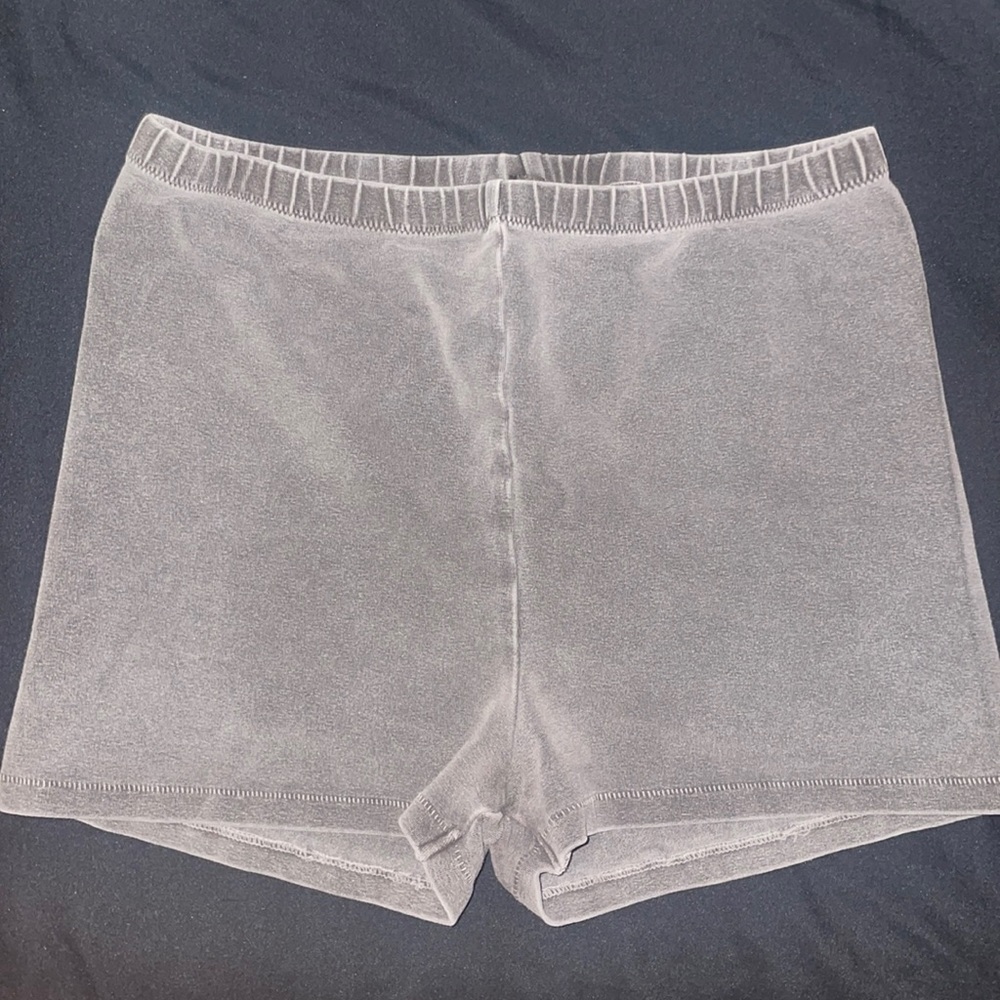 skims medium outdoor short shorts in “amethyst”